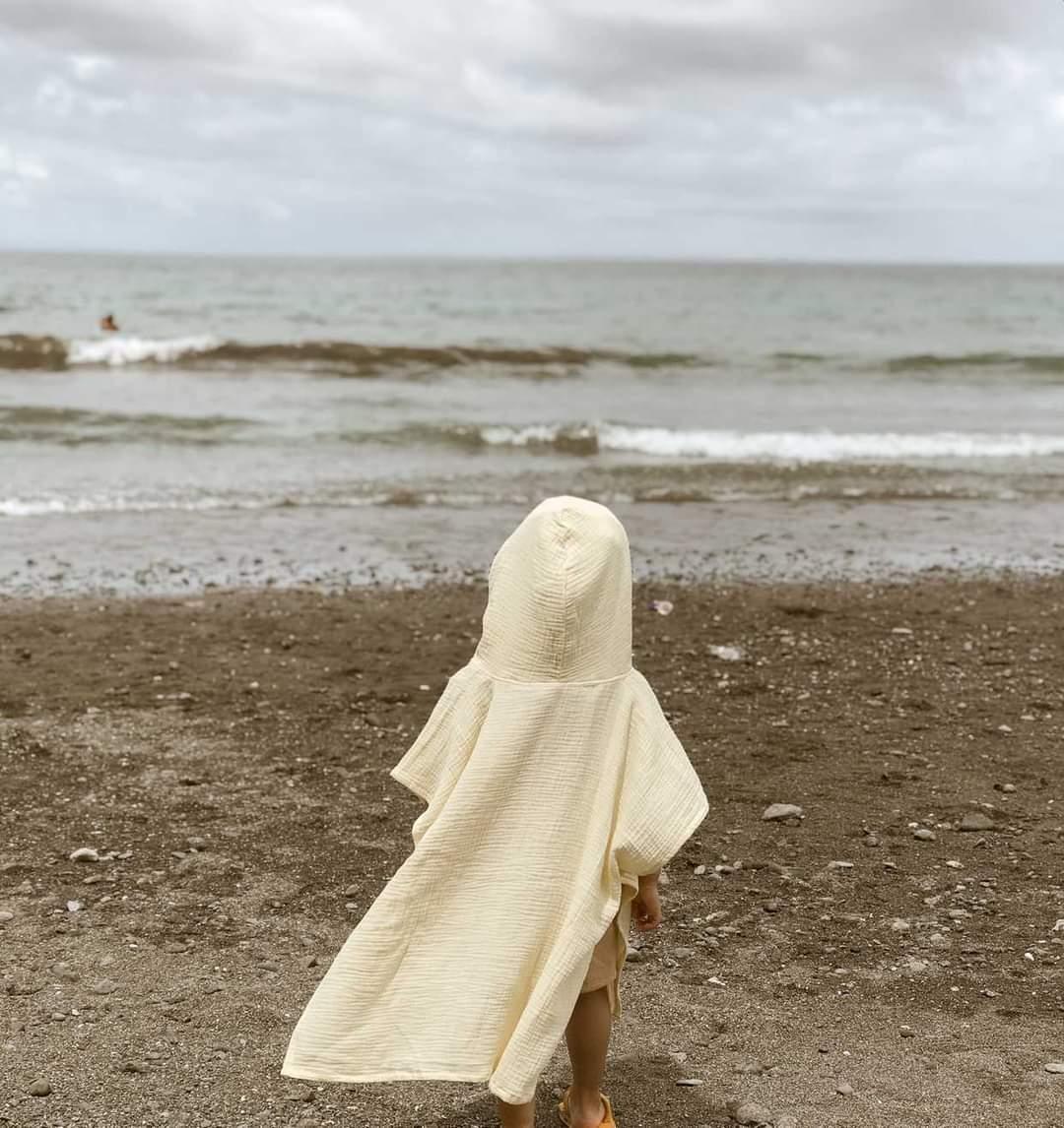 C's Coleccion Beach Poncho Medium (3-4yo) | The Nest Attachment Parenting Hub