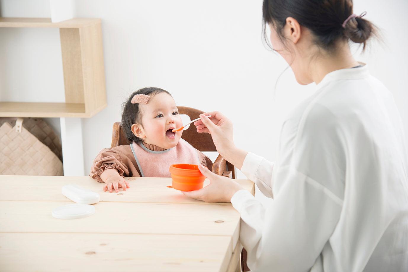 Richell Collapsible Bowl with Spoons 5m+ | The Nest Attachment Parenting Hub