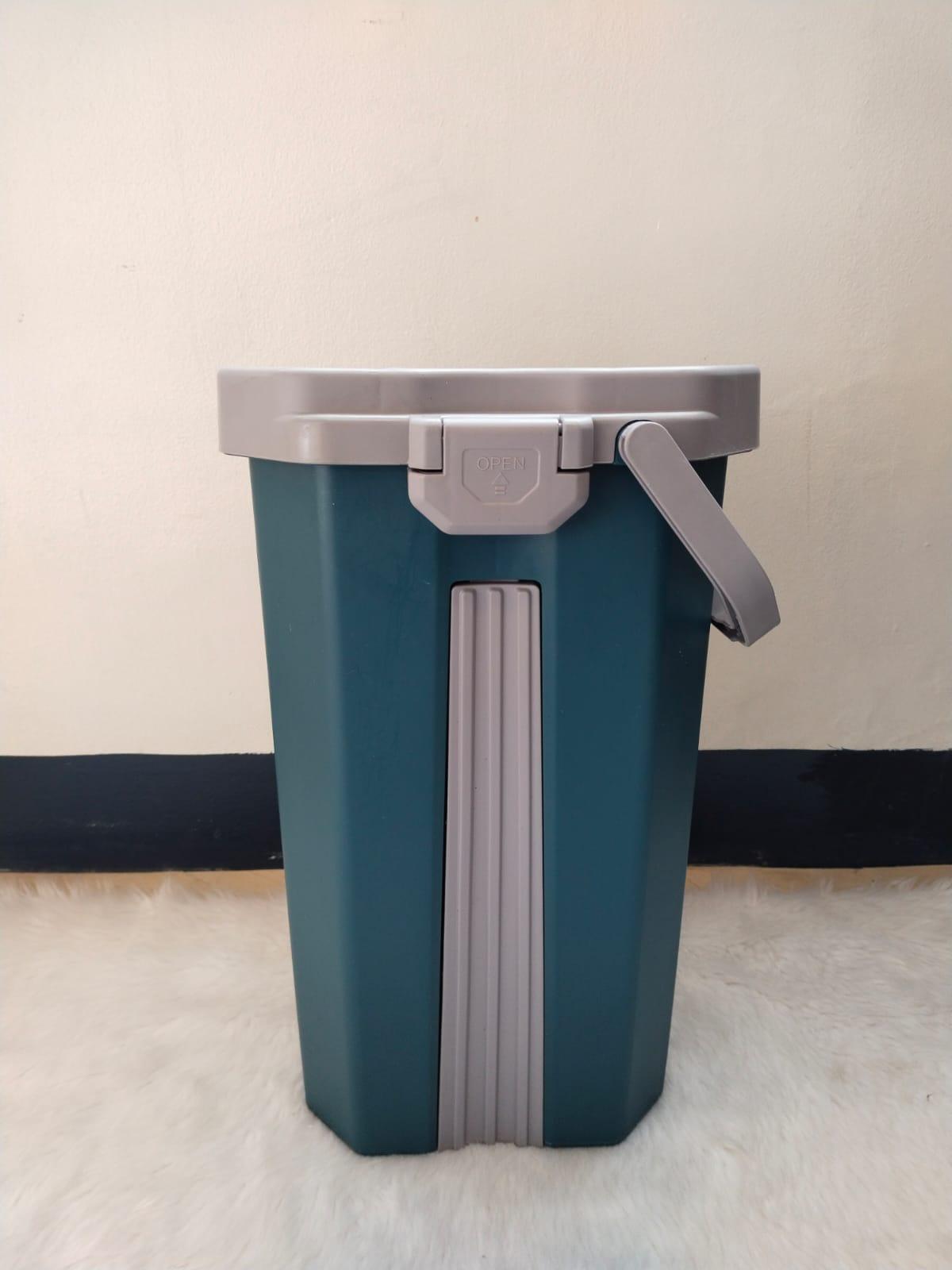 Scratch Flat Mop & Bucket | The Nest Attachment Parenting Hub